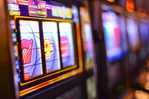 f90 এর প্রধান গেম স্ক্রিন f90 এর প্রধান গেম স্ক্রিন